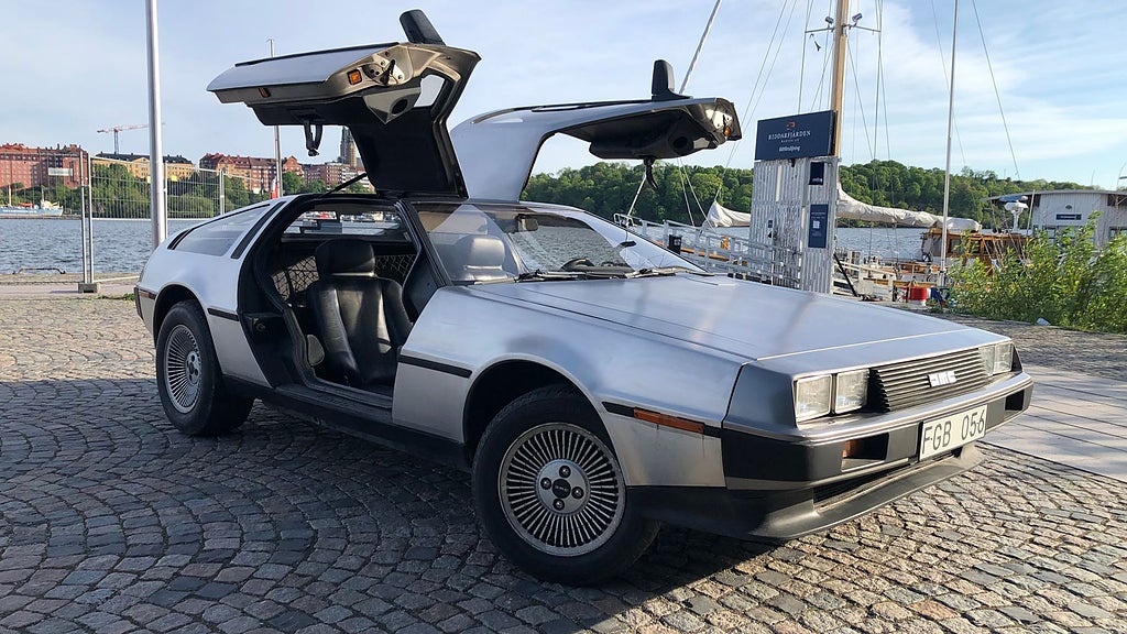Den här De Lorean DMC 12 importerades till Sverige 1989 och har sedan dess haft fem ägare. Foto: Bilweb Auctions
