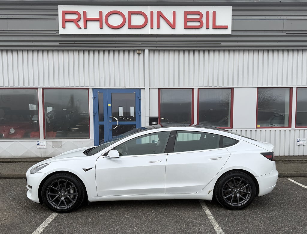 Tesla Model 3 Standard Range Plus 325hk Autopilot Nybes moms/VAT