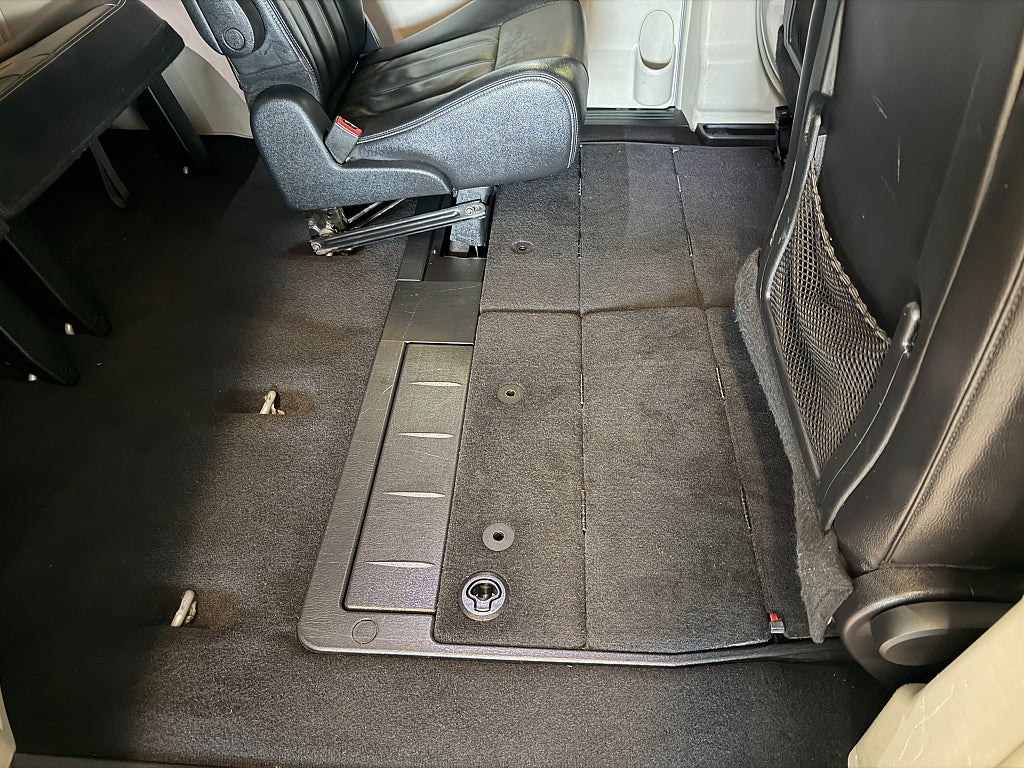 Chrysler Town & Country 3.6 V6 Flex Fuel STOW 'n Go
