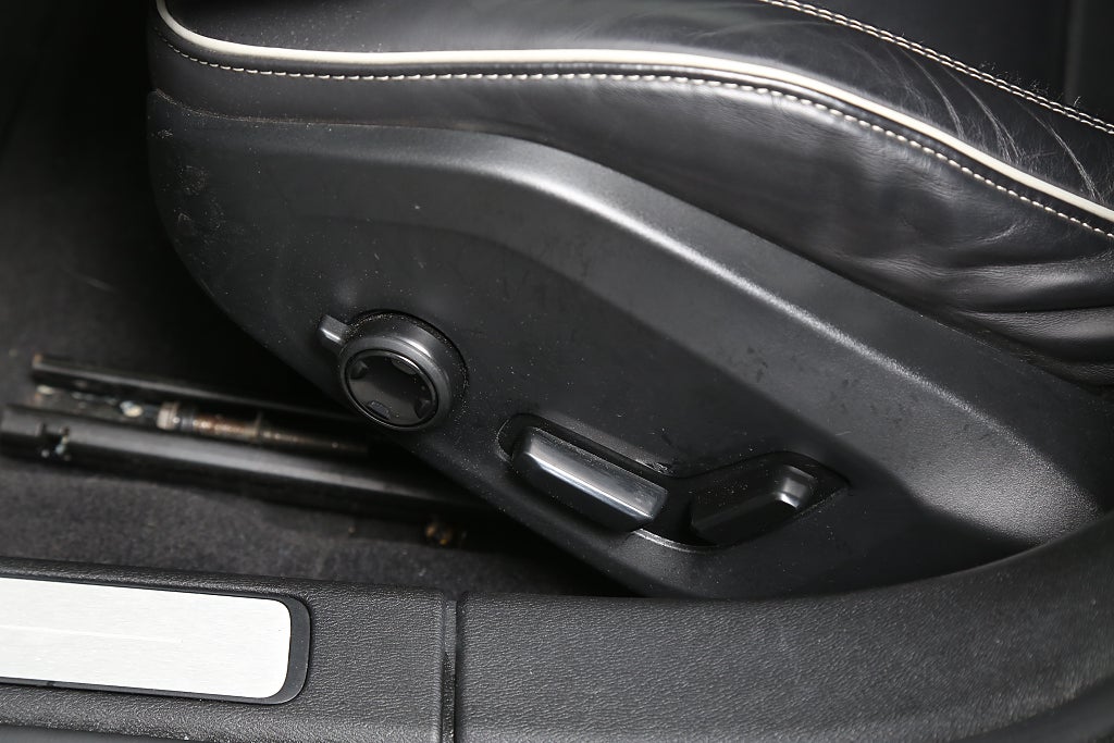 Volvo V60 Recharge T8 392hk R-Design Pro Edition III AWD B&W Pano 2022