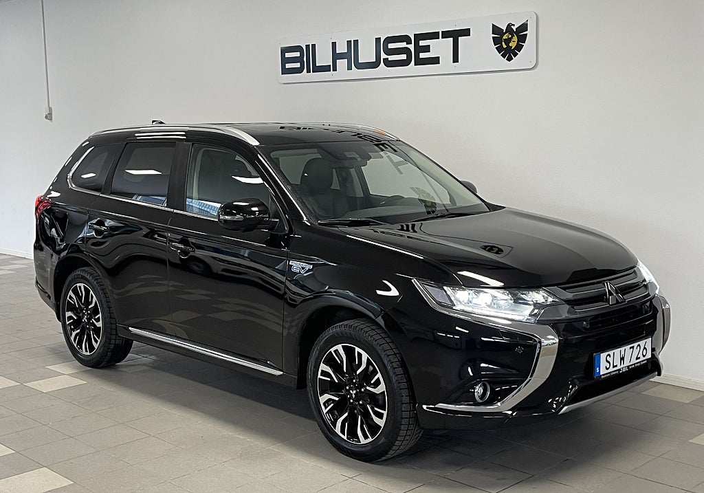 Mitsubishi Outlander PHEV 4WD BUSINESS DRAG M-VÄRMARE TAKLUCKA