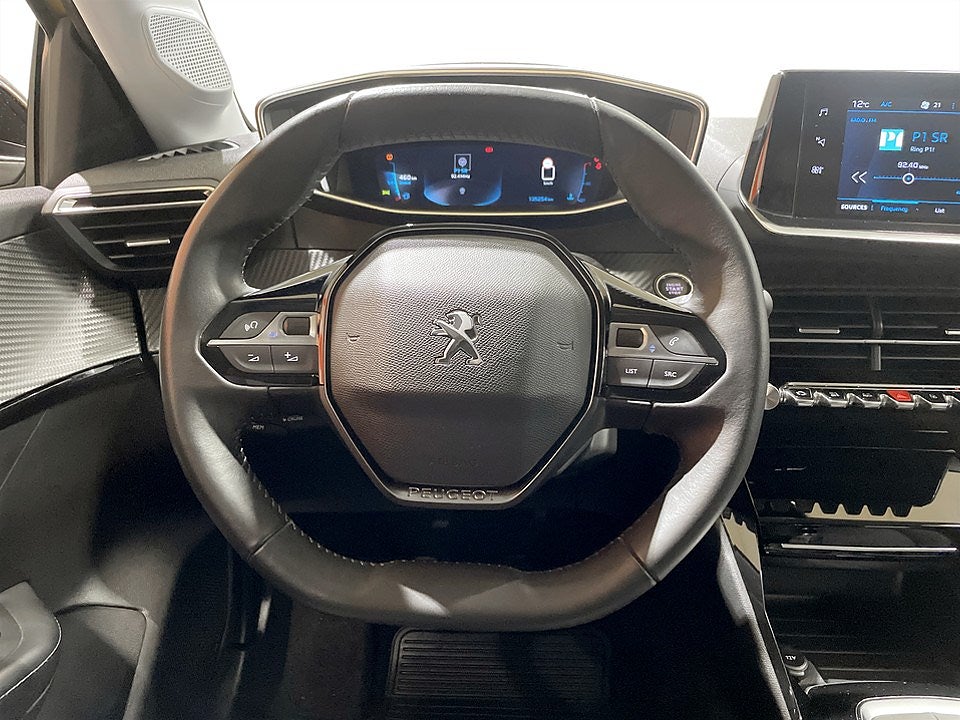 Bild på Peugeot 208 Allure 1.2 PT 100hk - B-KAMERA, CARPLAY