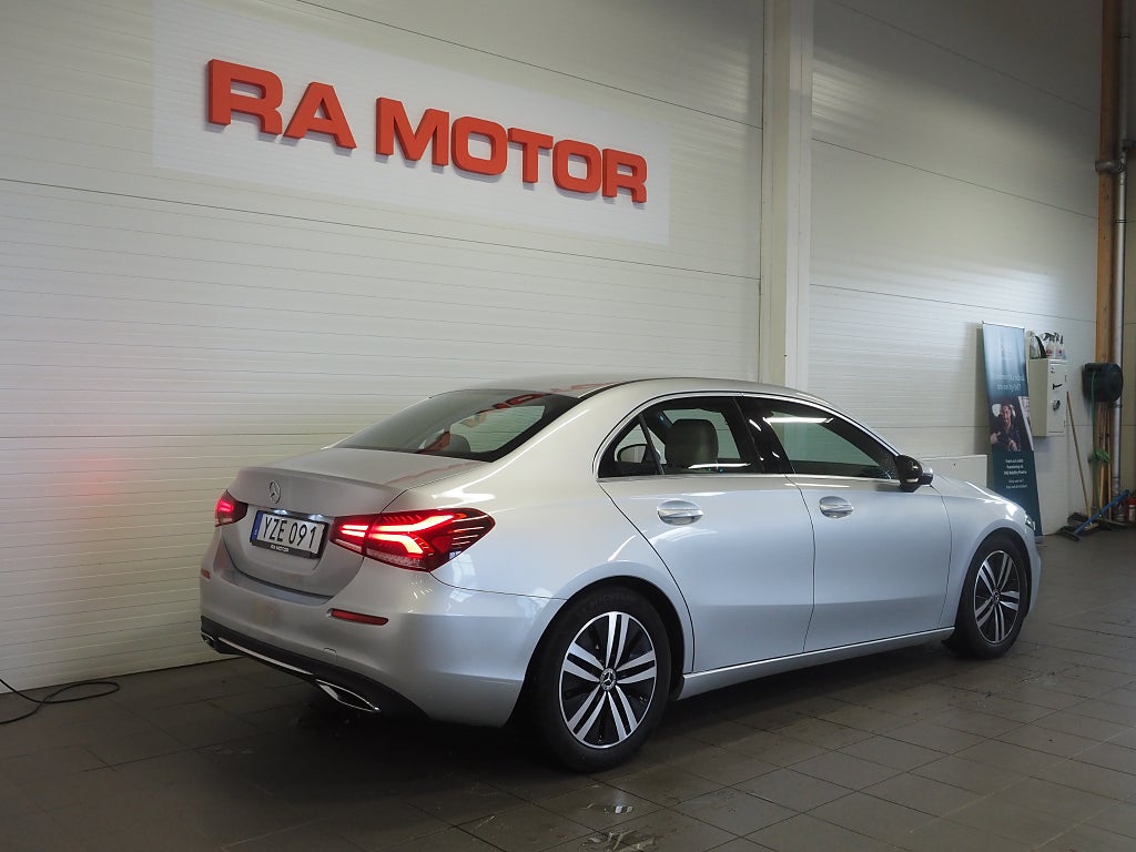 Mercedes-Benz A 180 136hk Sedan Progressive Line Backkamera Skinn 2020