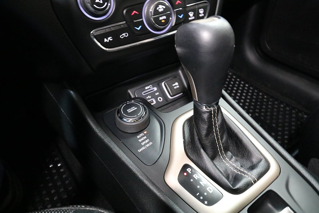 Jeep Cherokee 2015 - miniatyr 14