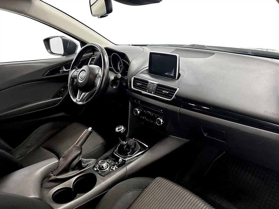 Bild på Mazda 3 Sedan 2.0 SKYACTIV-G 120hk P-SENSORER NAVI