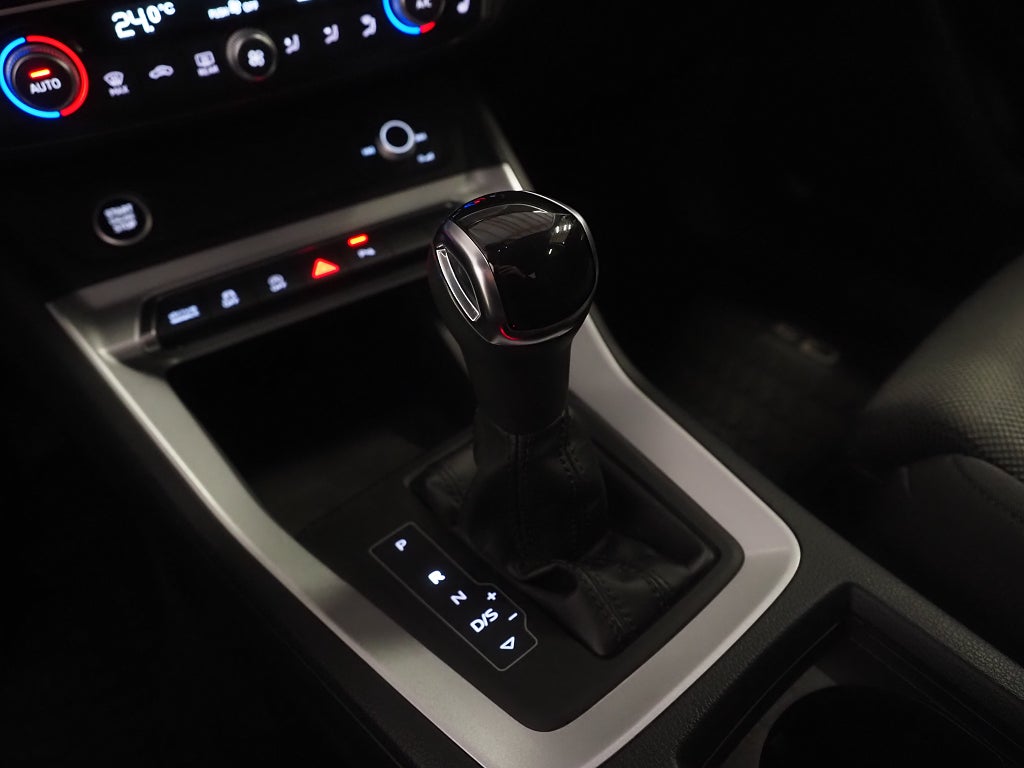 Audi Q3 40 TDI 200hk quattro | Drag | D-värm | Cockpit | 2021