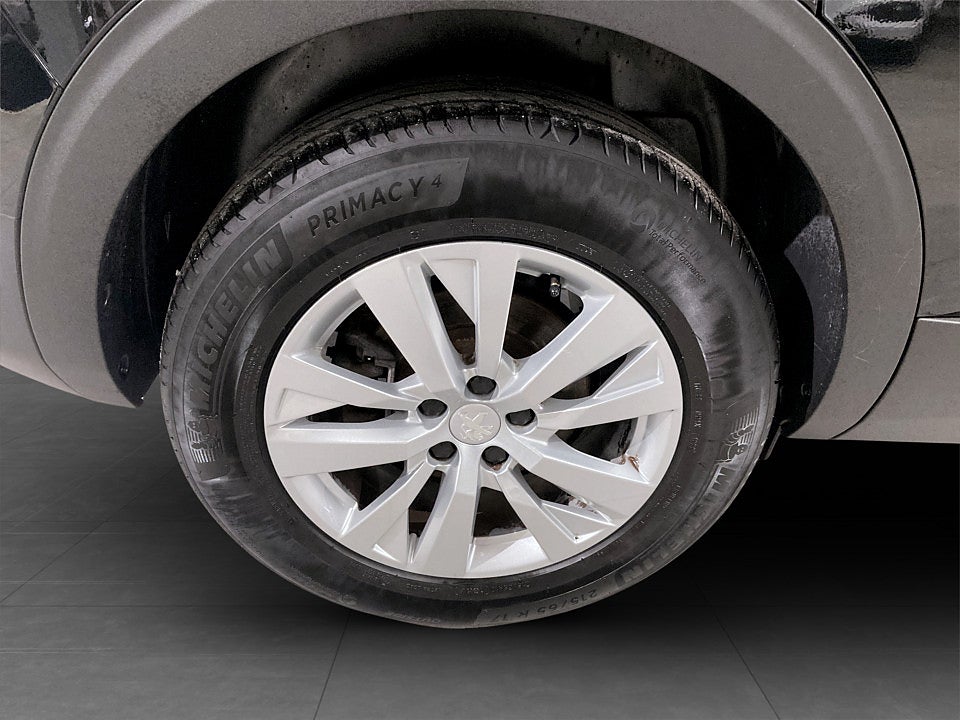 Bild på Peugeot 5008 Active Pack 1.2 PT 130hk Aut B-KAMERA CARPLAY