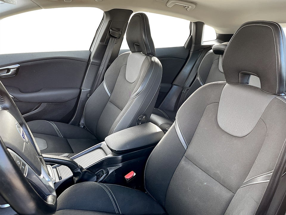 Bild på Volvo V40 Momentum D3 150hk Aut LÅGA MIL
