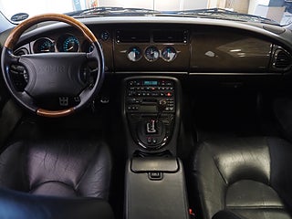 Sportkupé Jaguar XKR 13 av 20