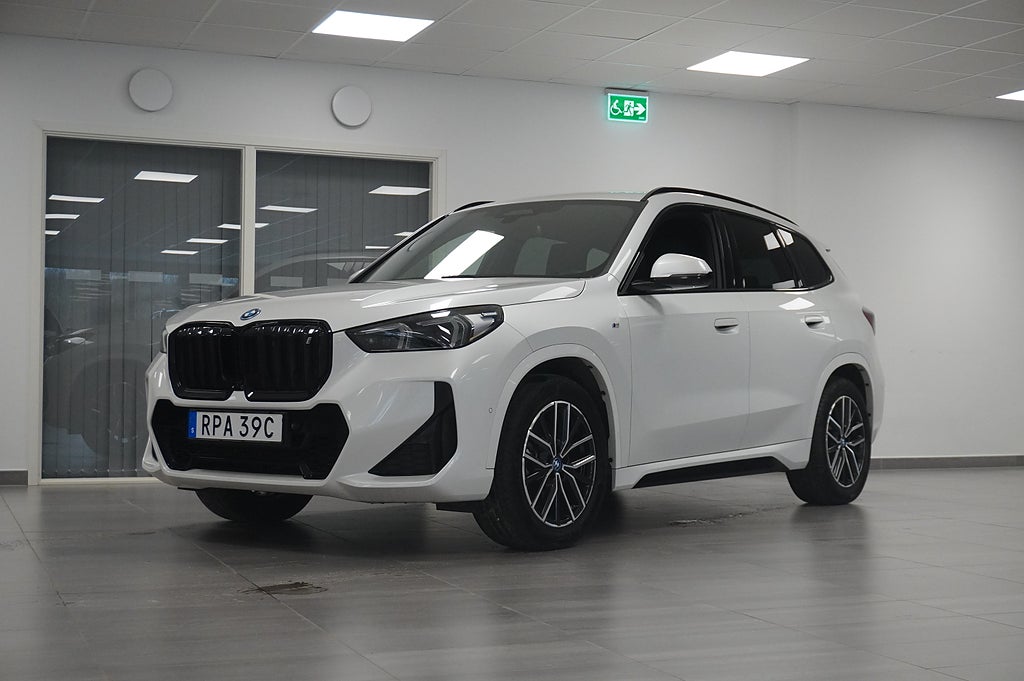 BMW iX1 xDrive30 4,95% ränta M-Sport Innovation DAP H K El-Stol