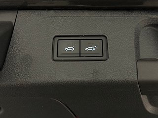 Volkswagen Passat Variant GTE Drag Cockpit Pvärm GPS SoV