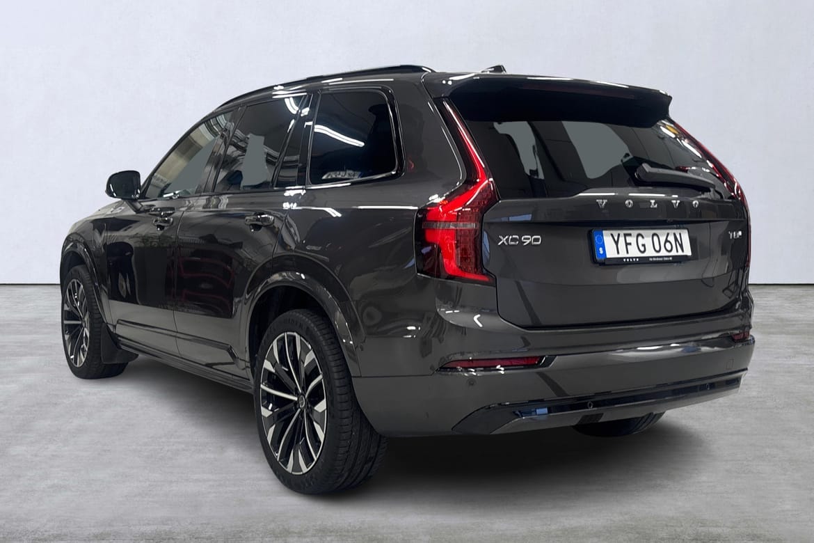 Volvo XC90 T8 Ultra Dark 2026, photo 4/10
