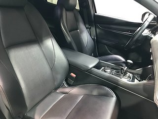Halvkombi Mazda 3 8 av 20
