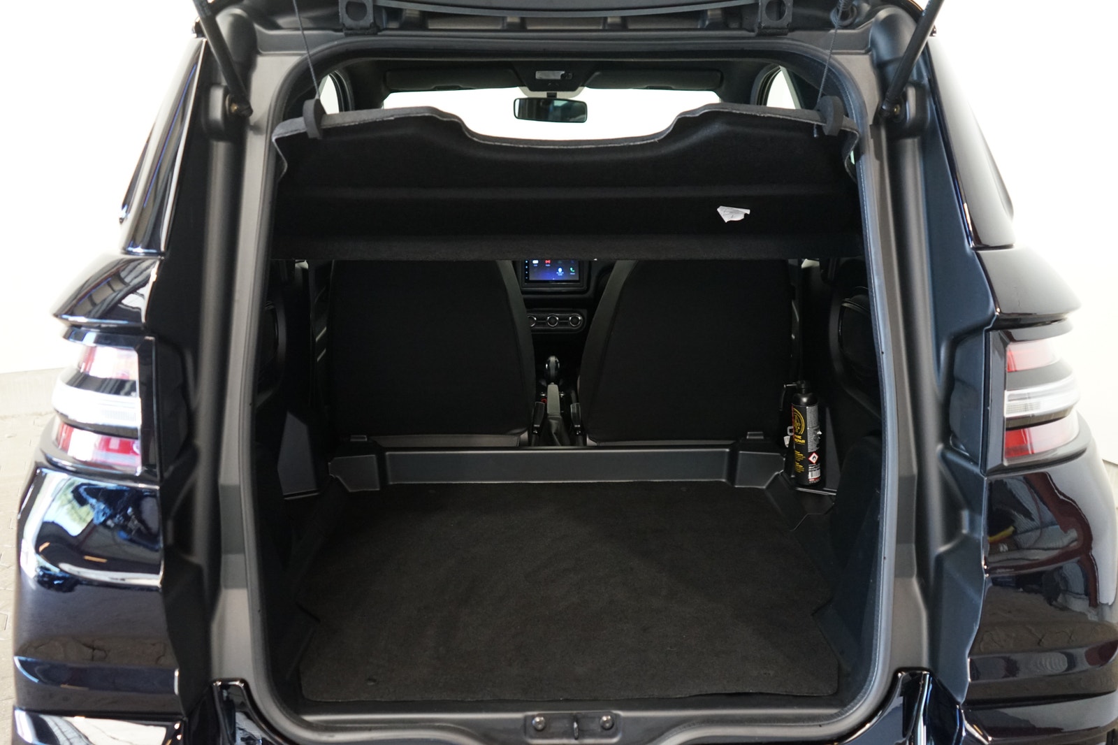 Ligier JS60 0.5 B-Kamera Carplay 8hk 2022 - miniatyr 11