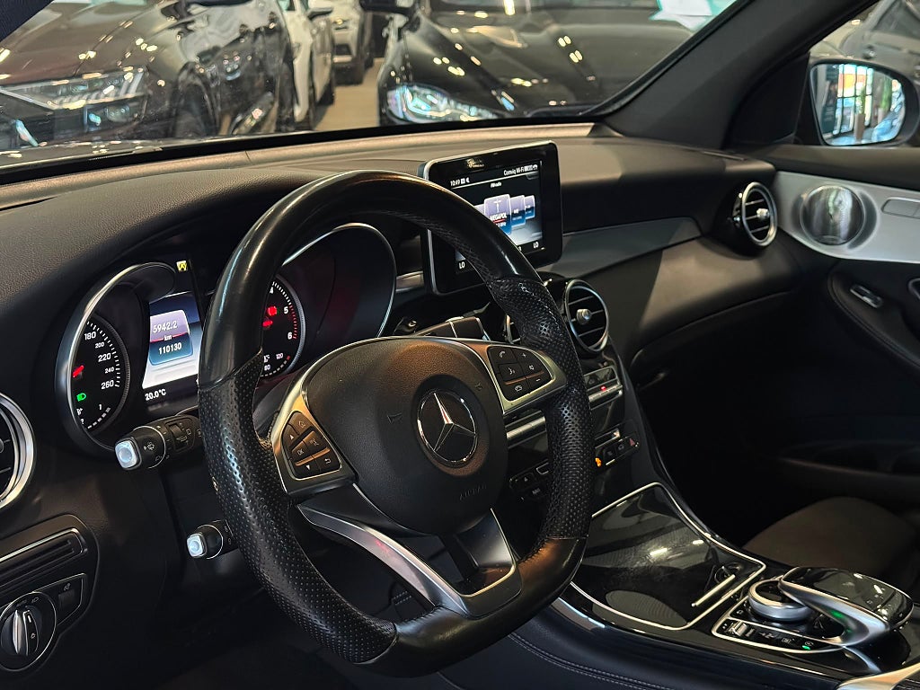 Mercedes-Benz GLC 220 d 4M 9G AMG Burmester Pano 20" Värmare Drag Sv-Såld