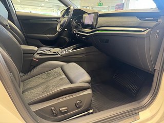 Skoda Octavia Kombi RS iV PLUG-IN/Drag/Kamera/Mvärm/Pano/S&V