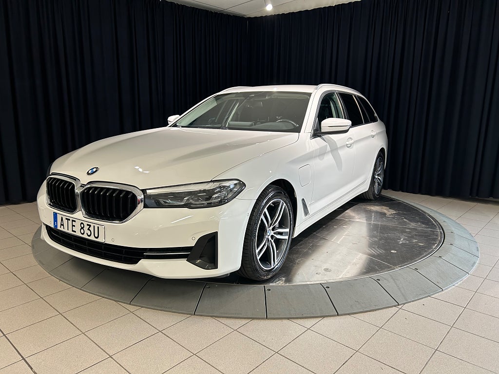 BMW 530e xDrive M-RATT BACKKAMERA DRAGKROK SKINN HiFi 292 hk