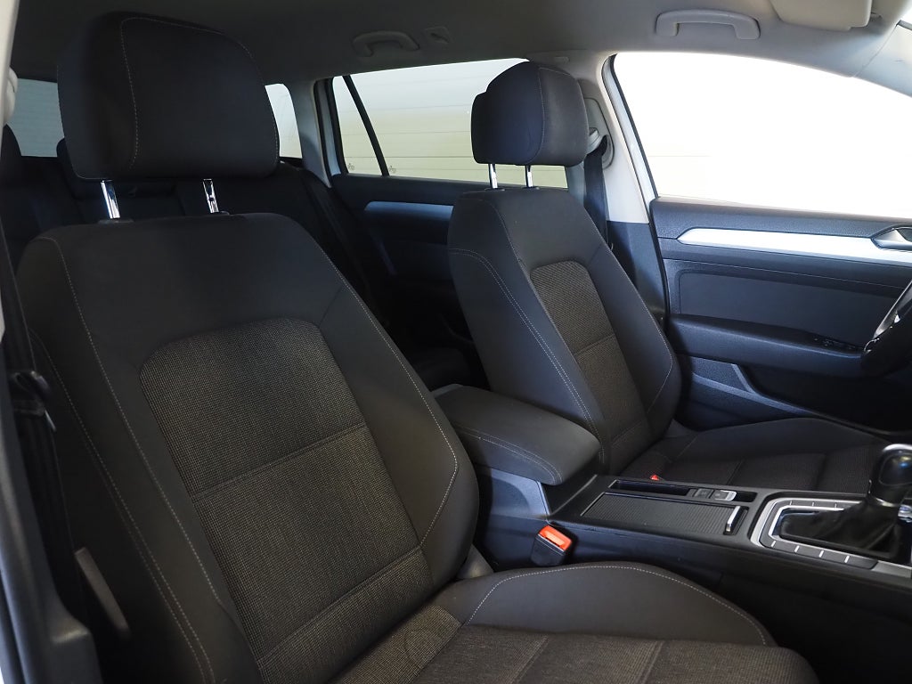 Volkswagen Passat Sportscombi 2.0 TDI 150hk D-Värmare Drag Kamera 2016