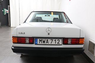Sedan Mercedes-Benz 190 3 av 16