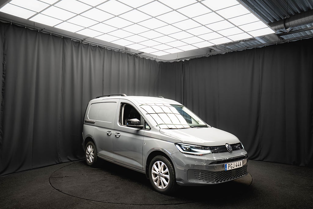 Volkswagen Caddy TDI 4MOTION SE INREDNING LÄDER D-VÄRM KAMERA MOMS DRAG