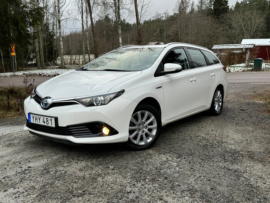 Toyota Auris Touring Sports Hybrid e-CVT Active, Fullservad 