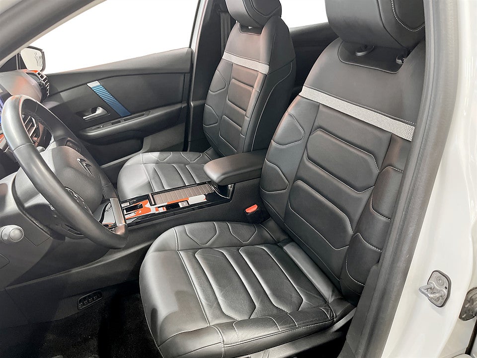 Bild på Citroën e-C4 X Shine Exclusive 136hk Aut B-KAMERA CARPLAY PANO
