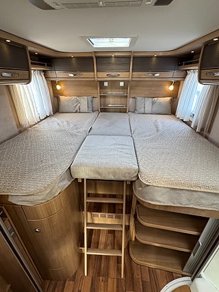 Husbil-integrerad Hymer B 678 ED-S 3.0 177HK AUT,  Långbädd & hyttsäng! ALDE! 12 av 21