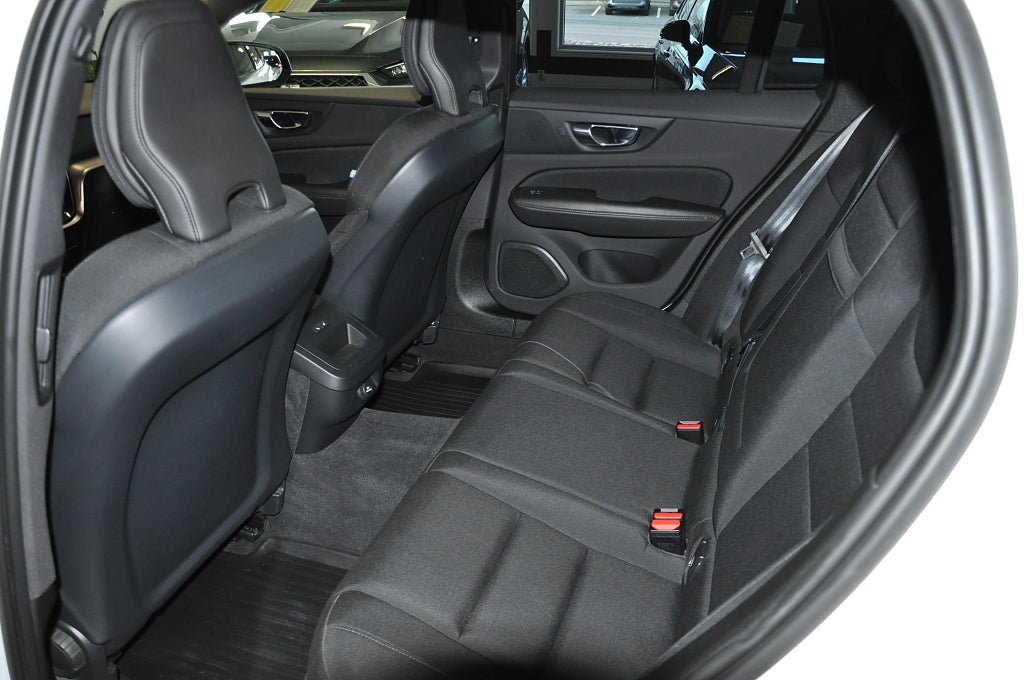 Volvo V60 Cross Country 2020 - miniatyr 12