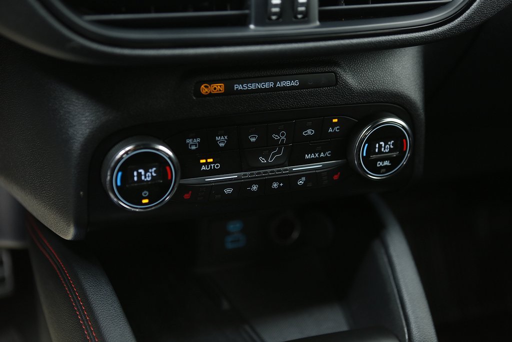 Ford Kuga Plug-In Hybrid E-CVT ST-Line Dragkrok 2020