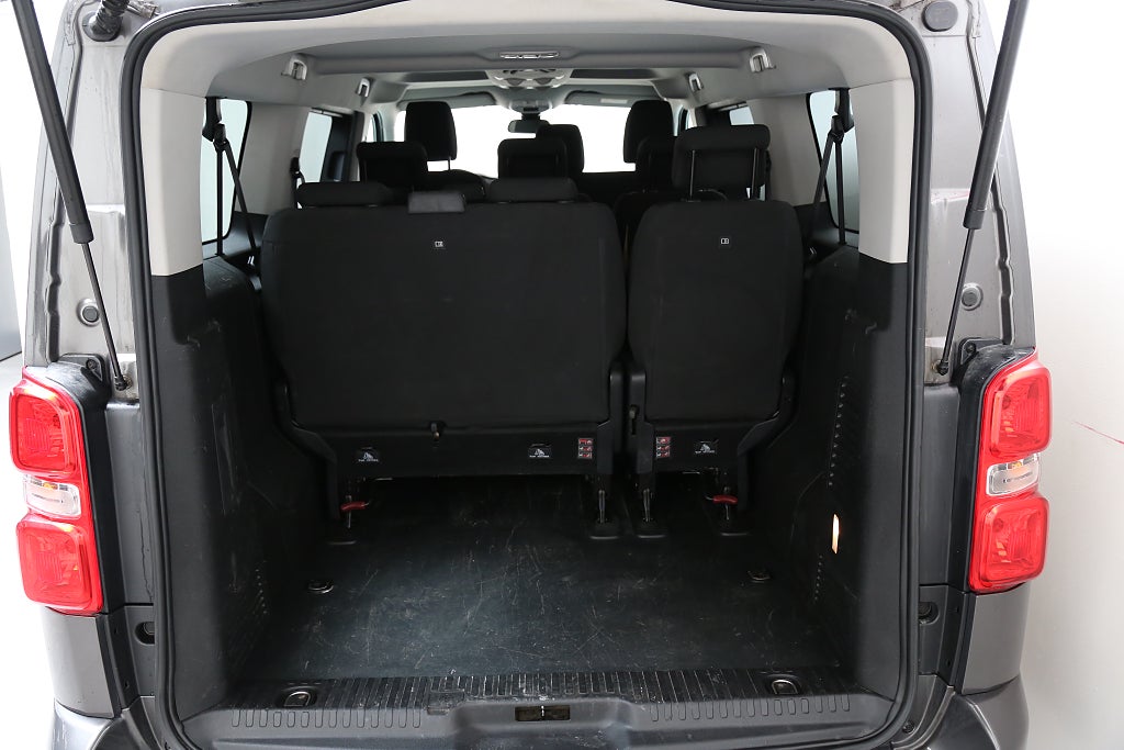Toyota Proace Verso 2,0 D-4D 144hk Aut 9-sits Värmare Drag Leasbar 2023