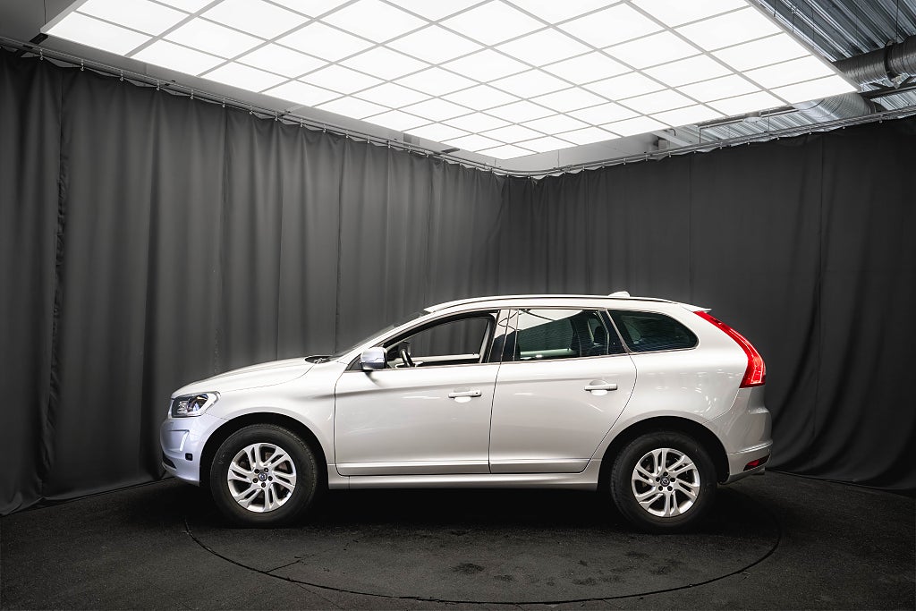 Volvo XC60 D3 CLASSIC 1-ÄGARE DRAG D-VÄRMARE VÄLSERVAD RATTVÄRME