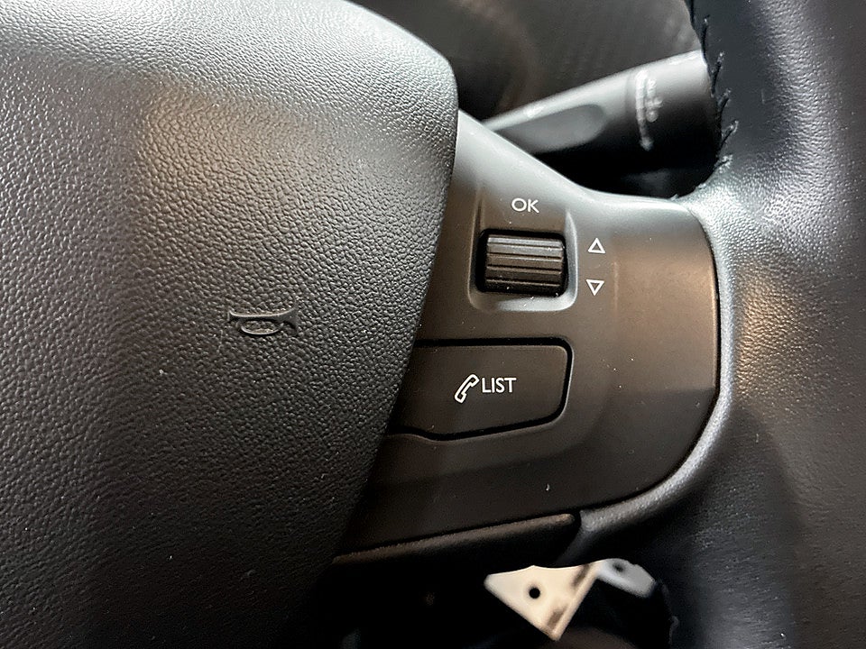 Bild på Peugeot 2008 Active 1.2 PT 82hk P-SENSORER BAK BLUETOOTH