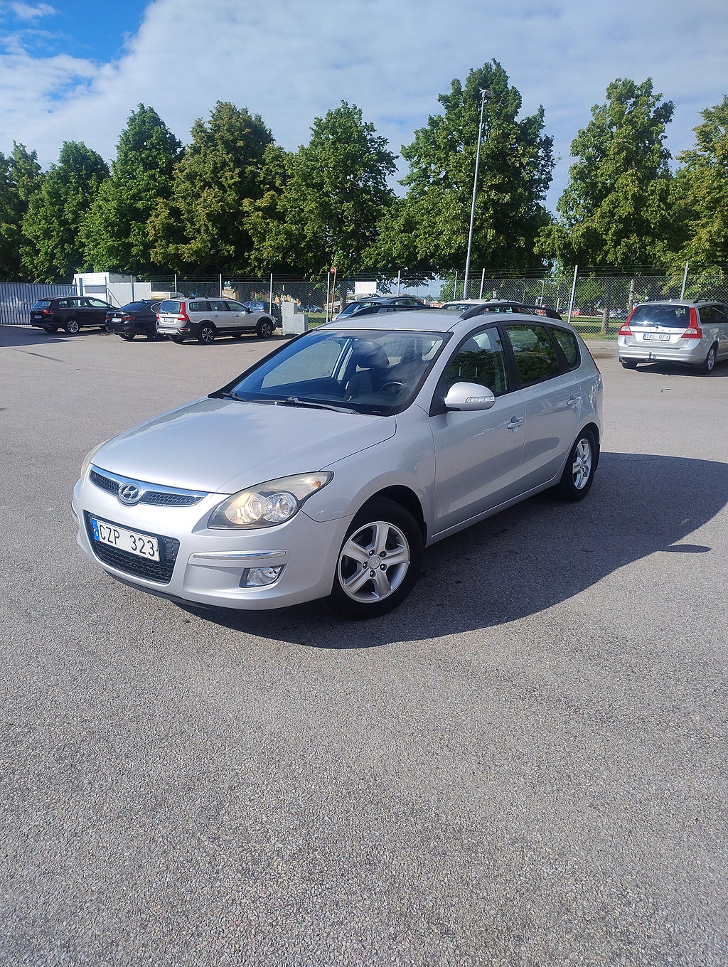 Hyundai i30 cw 1.6  S+V Däck. Kamkedja. Endast 11600 mil. Mkt.fin