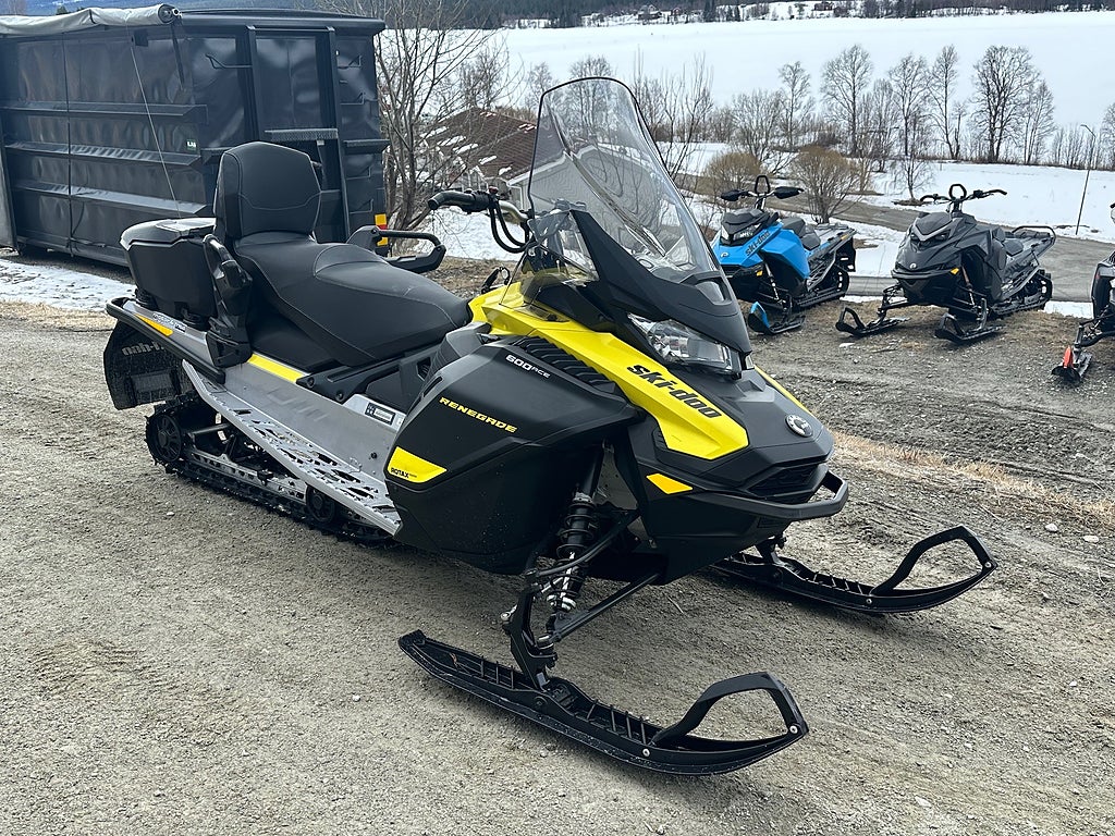 Ski-Doo Renegade Sport 600 Ace