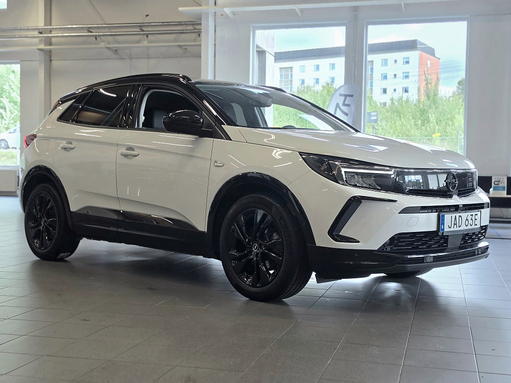 Opel Grandland X 1.2 Turbo 130 / GS Line / Backkamera / Rattvärme /