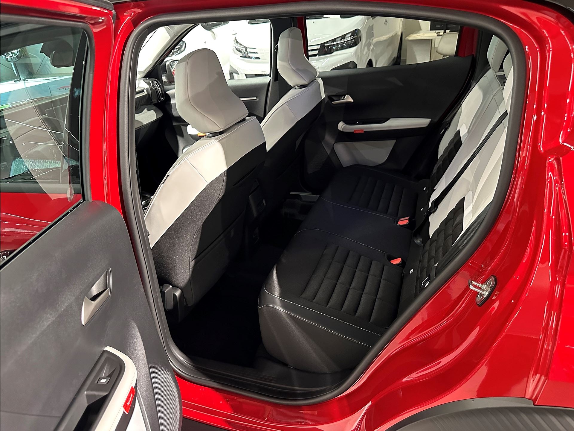 Citroen C3 Aircross MAX Hybrid 136hk 2025, bild 7/44