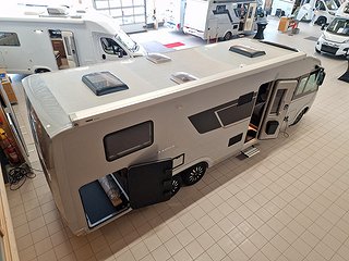 Husbil-integrerad Adria Super Sonic 890 LL 4 av 28
