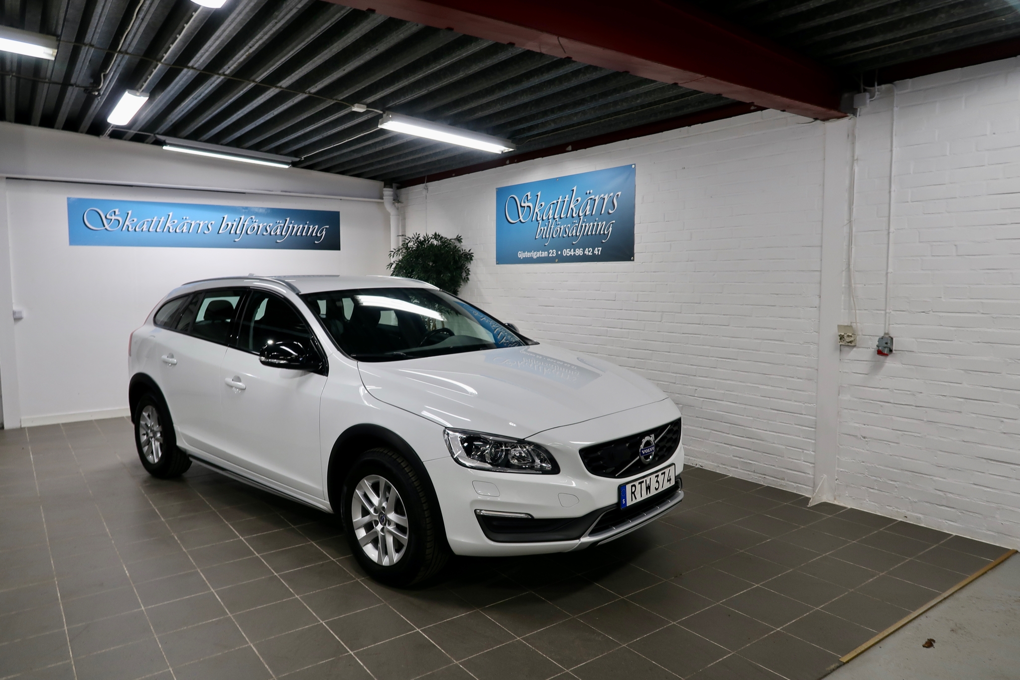 Volvo V60 Cross Country 2016, bild 4/37