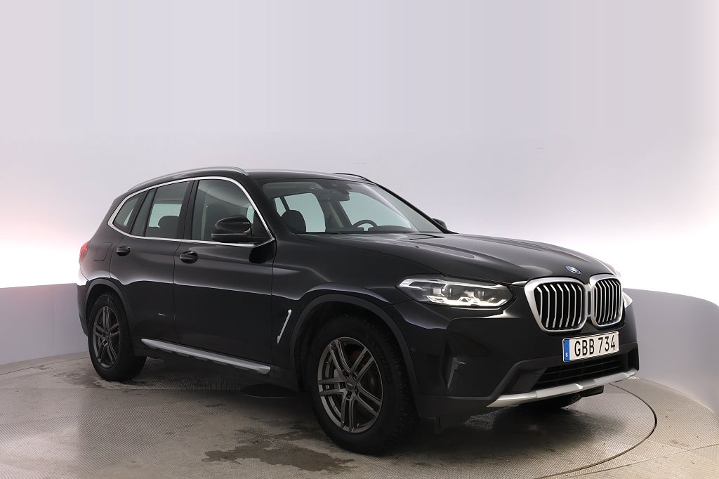 BMW X3 xDrive30e Rattvärme Drag Navi B-kamera V-hjul MOMS