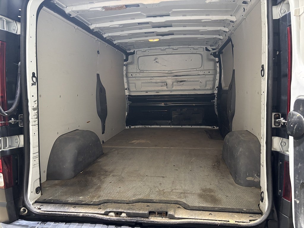 Renault trafic Skåpbil 2.7t 1.6 dCi Drag 1 ägare