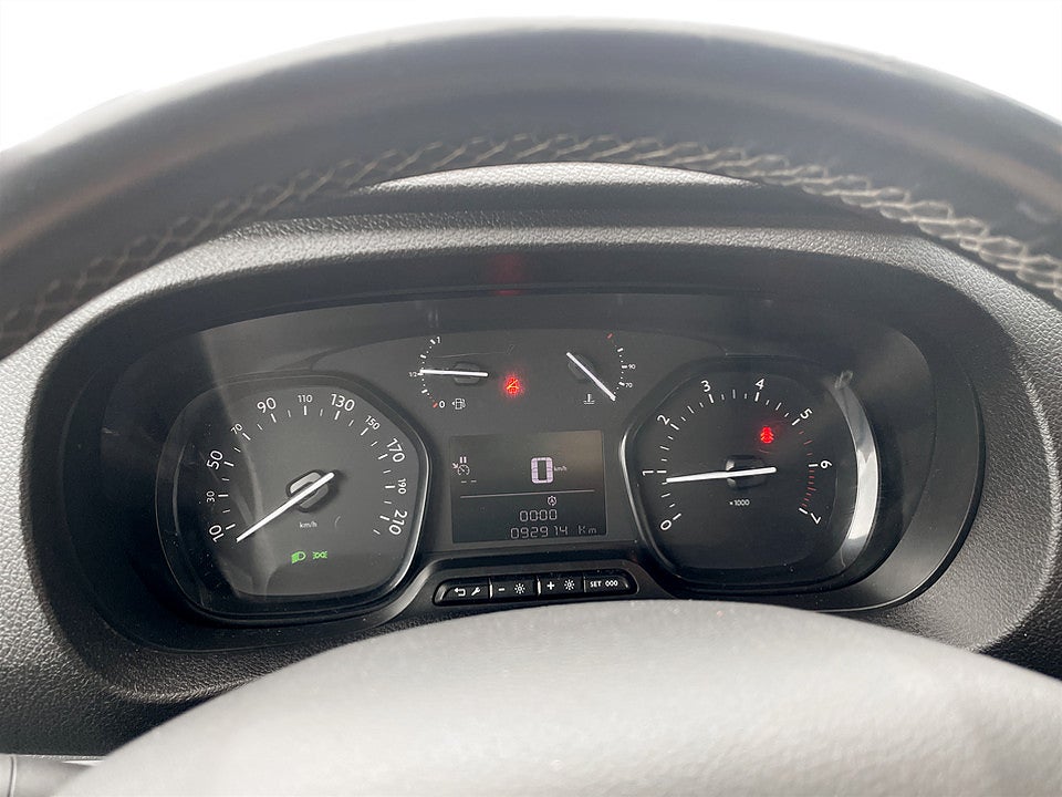 Bild på Peugeot Expert PRO+ 120Hk – Värmare / Inredning
