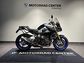 Yamaha MT-10 SP / Justerbara Fotpinnar & Regalge/ Sidoväskor / Hög ruta