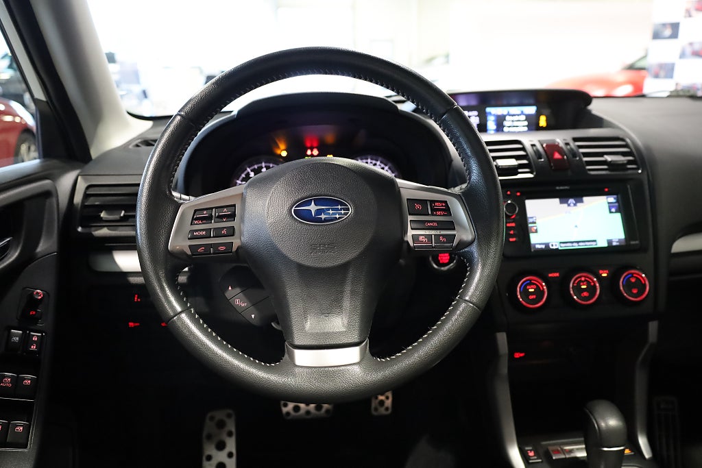 Subaru Forester 2.0 4WD XT 241HK Drag M-Värme H&K Navi Kamera Panorama 2014