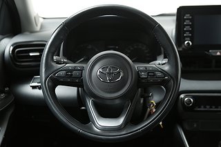 Halvkombi Toyota Yaris 15 av 23