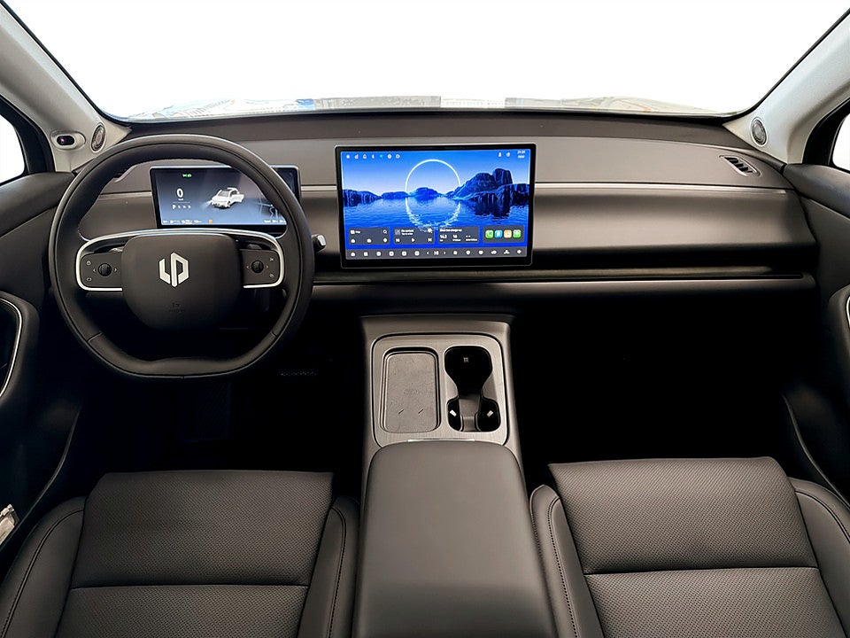 Bild på Leapmotor C10 EREV Design ProMax räckvidd 970km - OMGÅENDE LEVERANS!