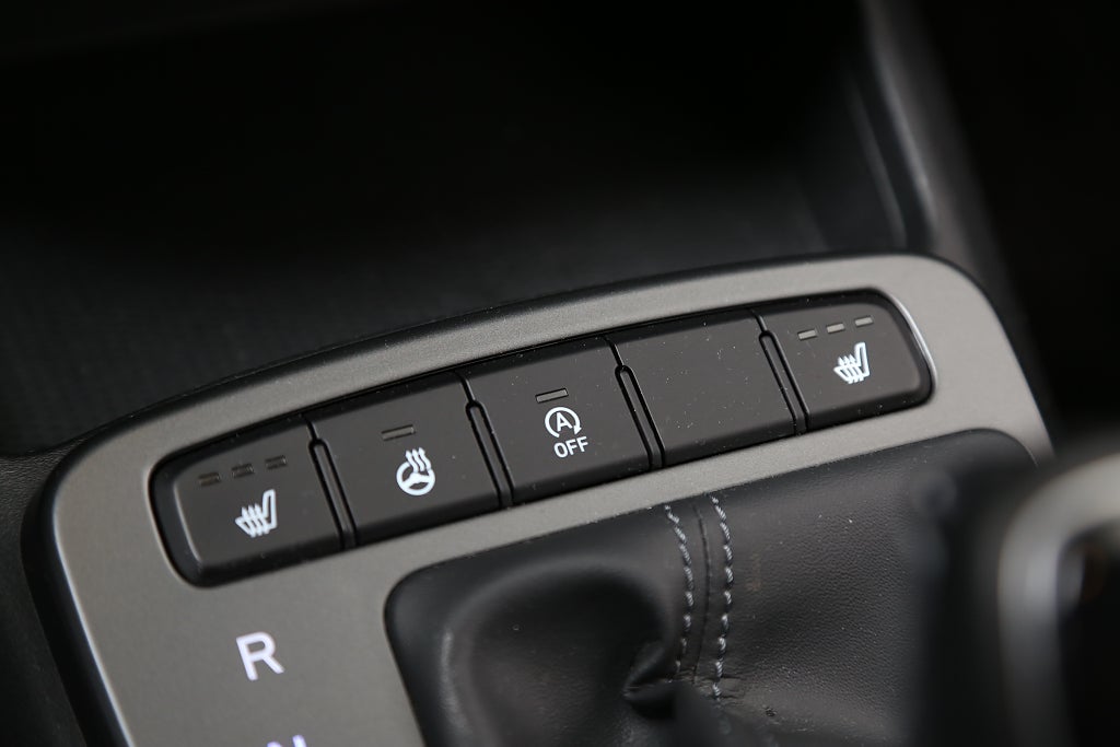 Hyundai i10 1,0 blue AMT Essential Automat CarPlay Leasbar 2022