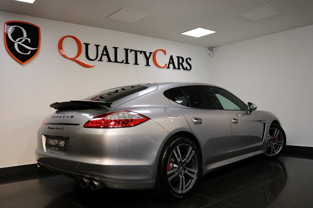 Porsche Panamera 2012 - miniatyr 2