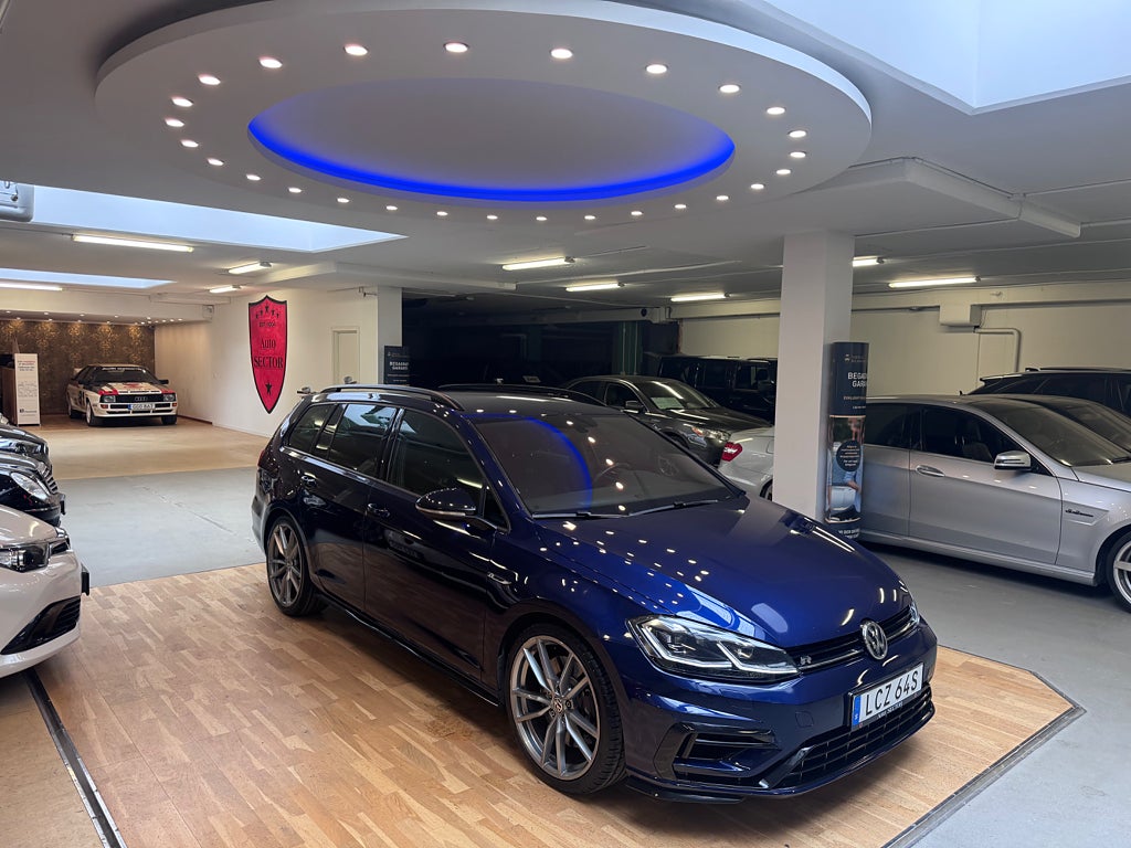 Volkswagen Golf Variant R 2.0 TSI OPF 4Motion Cockpit