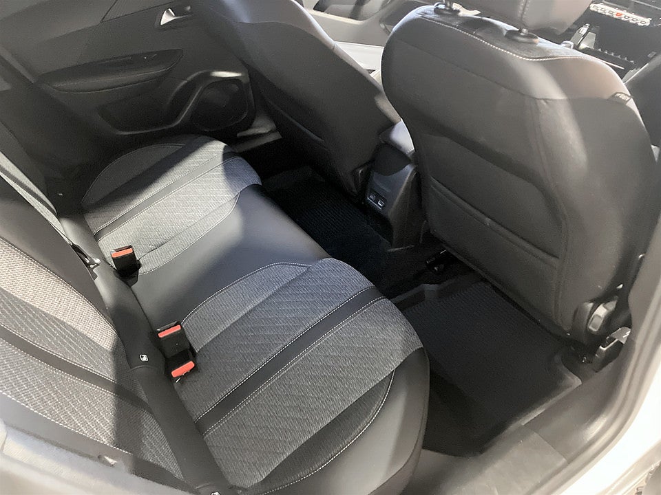 Bild på Peugeot 2008 Allure 1.2 PT 130hk KAMPANJRÄNTA 3,99%