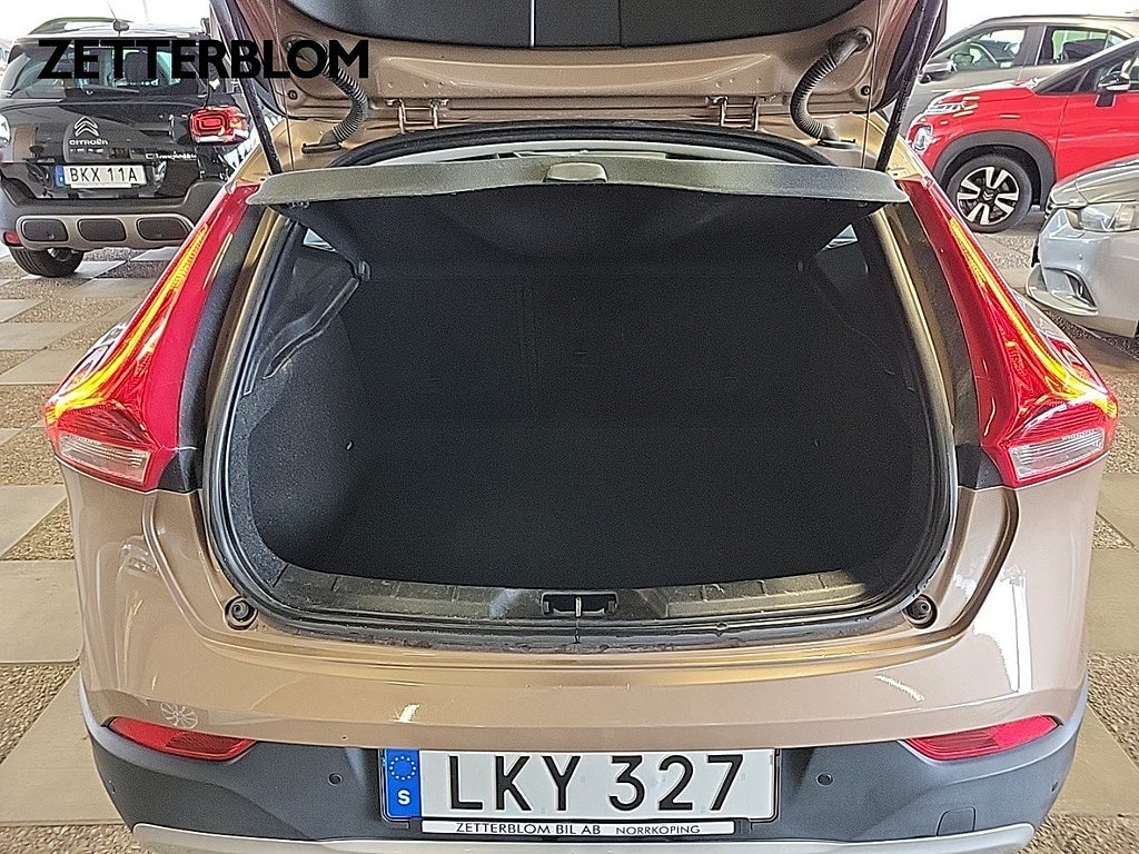 Halvkombi Volvo V40 Cross Country 6 av 13